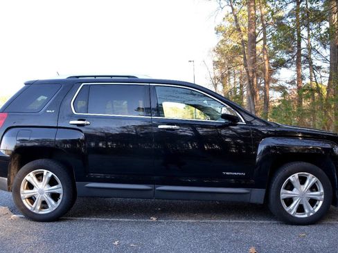 Used 2017 GMC Terrain SLT image 5