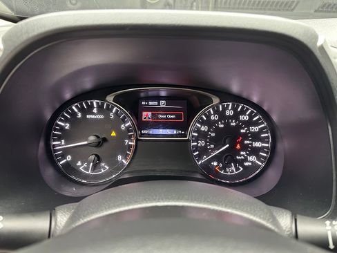 Used 2019 Nissan Pathfinder SL AWD/4WD image 35
