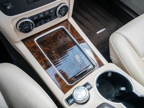 Used 2015 Mercedes-Benz GLK 350 GLK 350 4dr SUV w/ Premium 1 Package image 27