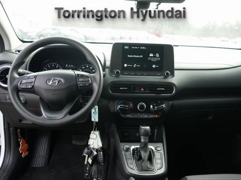 Certified 2022 Hyundai Kona SE image 28
