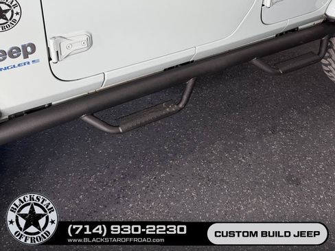 Used 2024 Jeep Wrangler Unlimited Rubicon 4xe AWD/4WD image 9