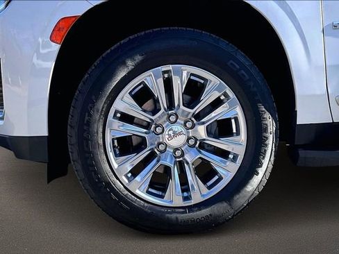 Used 2021 GMC Yukon XL Denali image 8