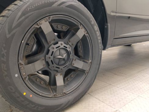 Used 2015 RAM 1500 Sport RWD image 31