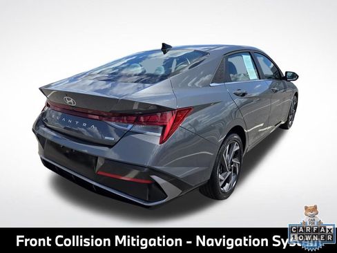 Used 2025 Hyundai Elantra Limited FWD image 9