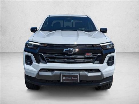Used 2025 Chevrolet Colorado Z71 w/ Midnight Edition image 2
