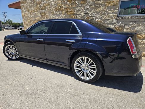 Used 2011 Chrysler 300 C w/ Safetytec Group RWD image 3