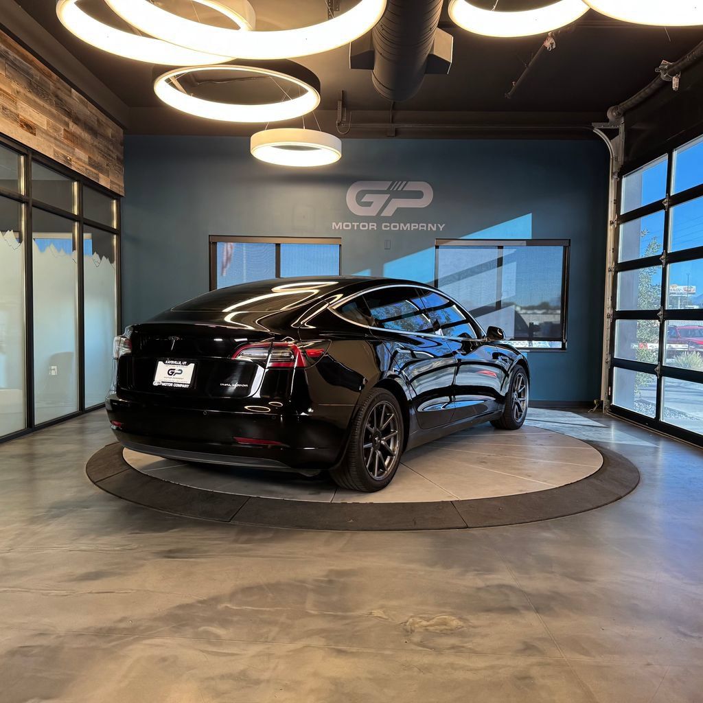 Used 2020 Tesla Model 3 Long Range AWD/4WD image 3