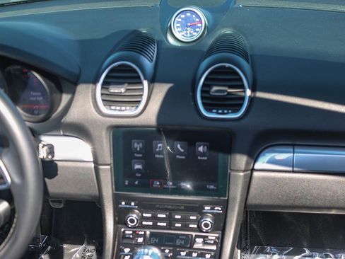 Used 2025 Porsche 718 Boxster RWD image 20