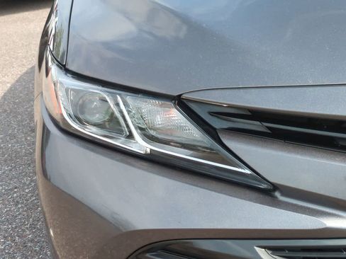 Used 2018 Toyota Camry LE FWD image 10