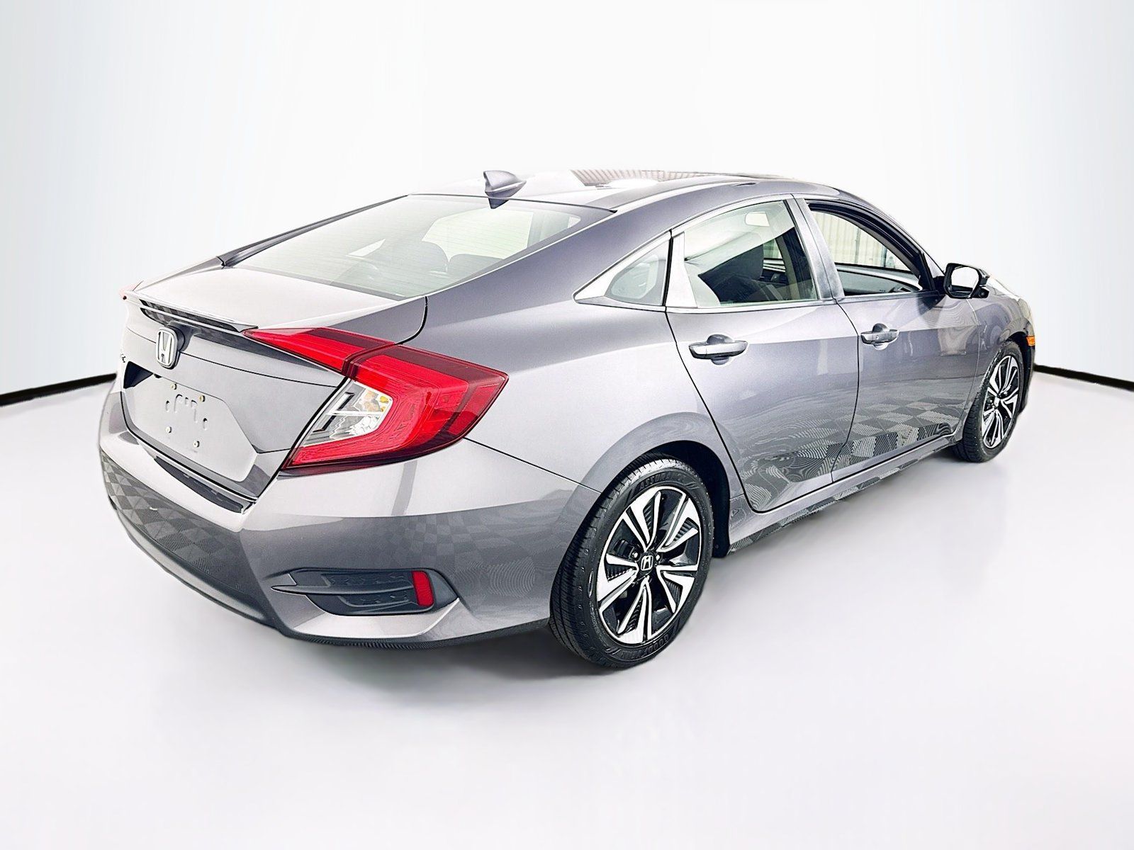Used 2018 Honda Civic EX image 8
