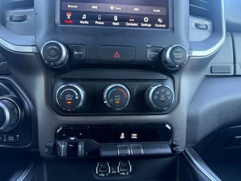 Used 2020 RAM 1500 Big Horn AWD/4WD image 12