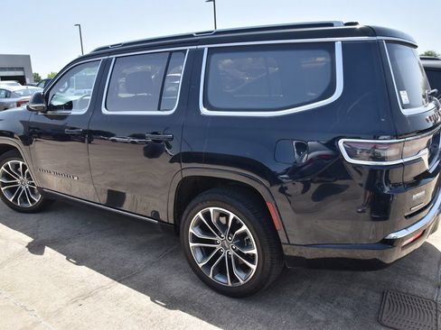 Used 2023 Jeep Grand Wagoneer Series III AWD/4WD image 8