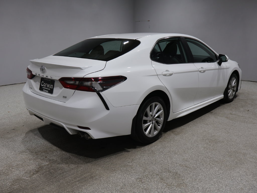 Used 2024 Toyota Camry SE FWD image 2