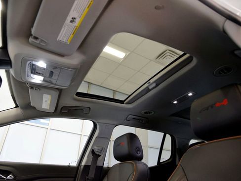 Used 2022 GMC Acadia AT4 w/ Technology Package image 28