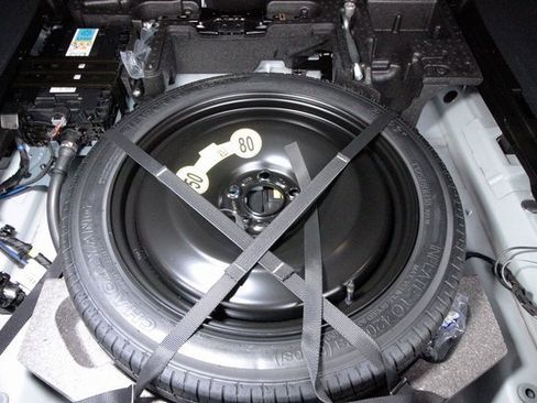 Certified 2025 Volvo XC60 B5 Core w/ Protection Package Premier image 30