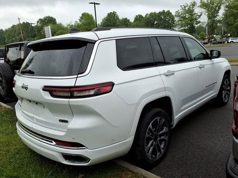 Used 2023 Jeep Grand Cherokee L Overland w/ Advanced Protech Group III AWD/4WD image 6