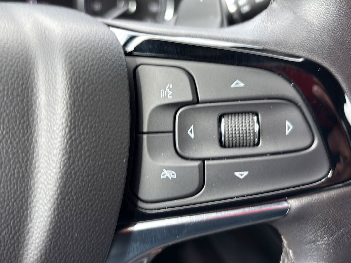 Used 2024 Buick Enclave Essence w/ LPO, Floor Liner Package AWD/4WD image 30