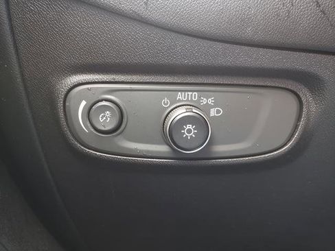 Used 2019 Chevrolet Equinox LT image 24