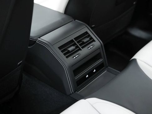 New 2026 Porsche Panamera RWD image 34