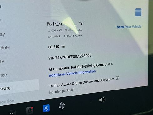 Used 2024 Tesla Model Y Long Range AWD/4WD image 18