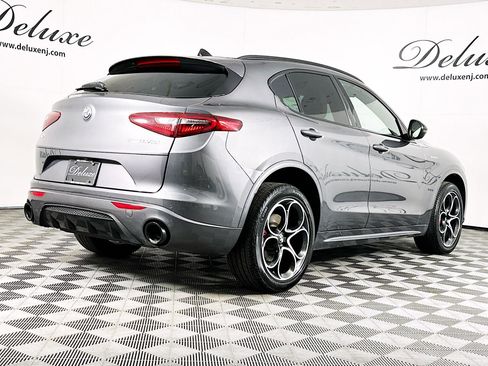 Used 2022 Alfa Romeo Stelvio Veloce image 6
