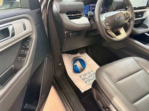New 2026 Ford Explorer Active w/ Active Comfort Package RWD image 11