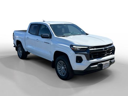 Used 2024 Chevrolet Colorado LT w/ LT Convenience Package III RWD image 7