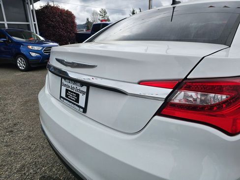 Used 2013 Chrysler 200 LX FWD image 17