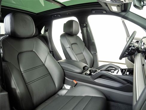 New 2026 Porsche Cayenne S AWD/4WD image 24