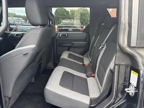 Used 2023 Ford Bronco Big Bend w/ Sasquatch Package AWD/4WD image 17