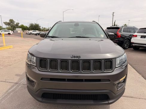 Used 2019 Jeep Compass Latitude image 1