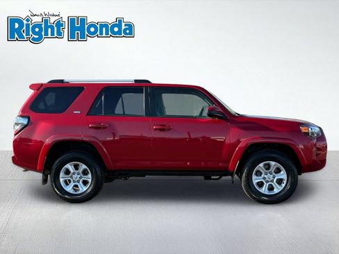 Used 2024 Toyota 4Runner SR5 AWD/4WD image 9