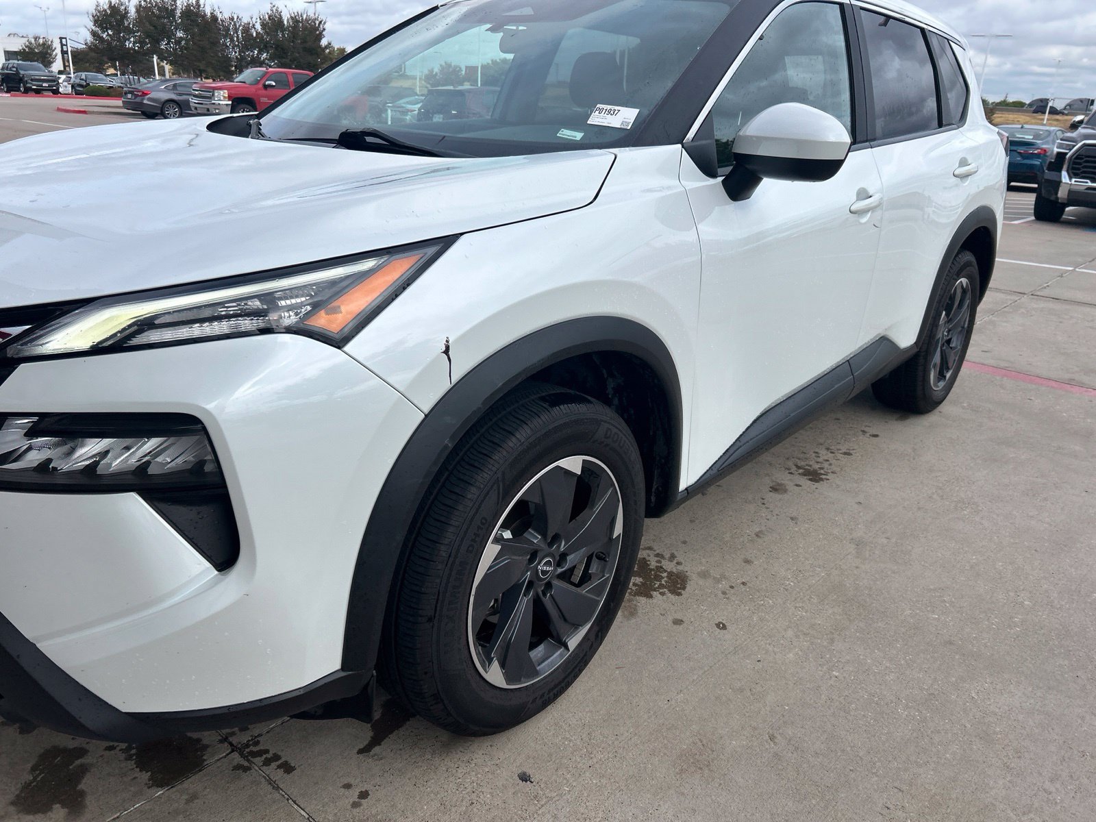 Used 2024 Nissan Rogue SV FWD image 1