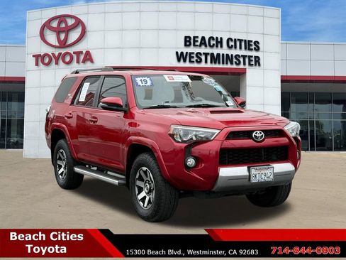 Certified 2019 Toyota 4Runner TRD Off-Road Premium AWD/4WD image 2