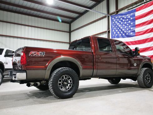 Used 2016 Ford F250 Lariat w/ Lariat Ultimate Package image 12