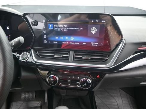 Used 2026 Chevrolet Trax RS w/ Sunroof Package FWD image 7