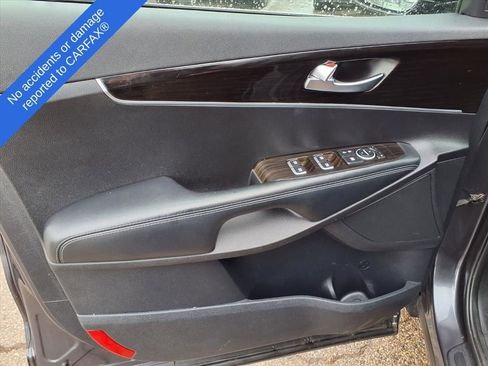 Used 2019 Kia Sorento LX image 14