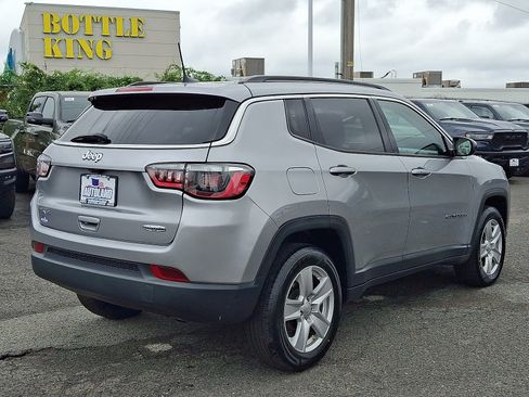 Used 2022 Jeep Compass Latitude AWD/4WD image 7