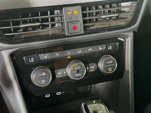 Used 2024 Volkswagen Taos SE image 24