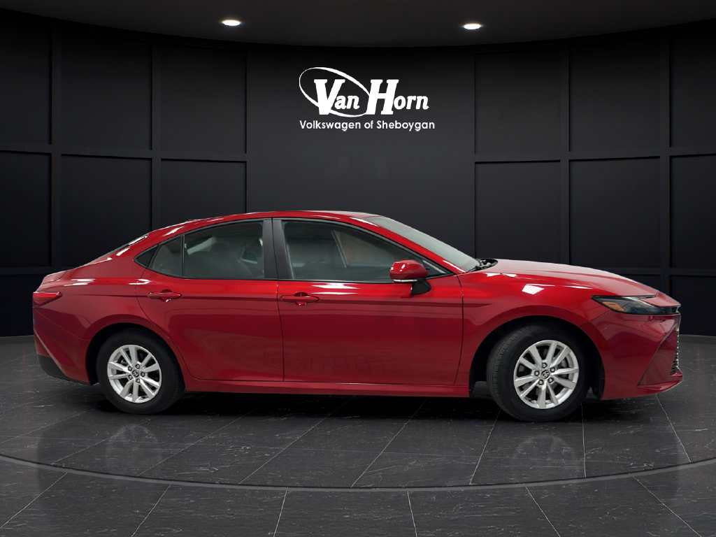 Used 2025 Toyota Camry LE FWD image 8
