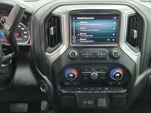 Used 2021 Chevrolet Silverado 1500 LT AWD/4WD image 13