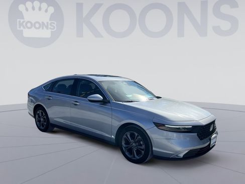 Used 2023 Honda Accord EX image 10