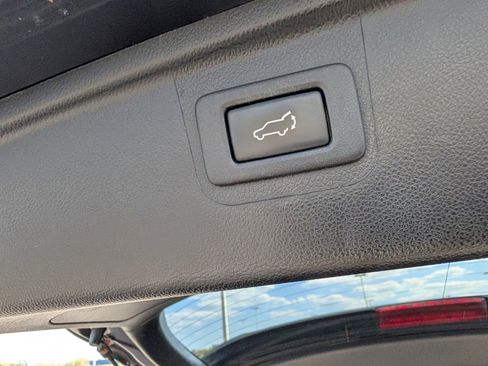 Used 2018 Subaru Outback 2.5i Touring AWD/4WD image 20