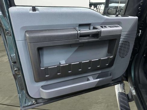 Used 2011 Ford F250 XLT w/ XLT Interior Pkg image 13