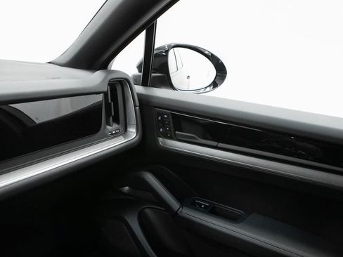 New 2026 Porsche Cayenne S AWD/4WD image 31