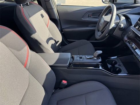 Used 2025 Toyota Prius SE image 7