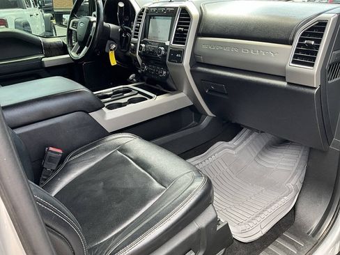 Used 2018 Ford F250 Lariat w/ Chrome Package AWD/4WD image 32