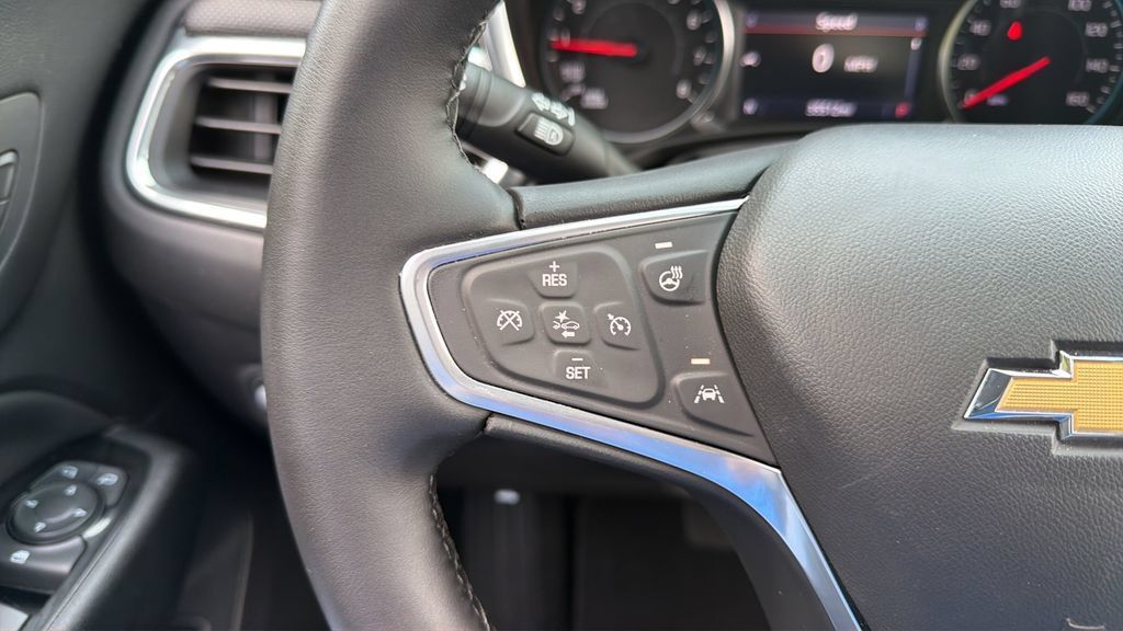 Used 2023 Chevrolet Equinox Premier FWD image 23