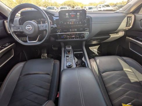 Used 2023 Nissan Pathfinder Platinum w/ Cargo Package image 13