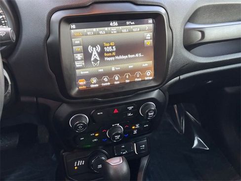 Used 2022 Jeep Renegade Latitude w/ Convenience Group image 21